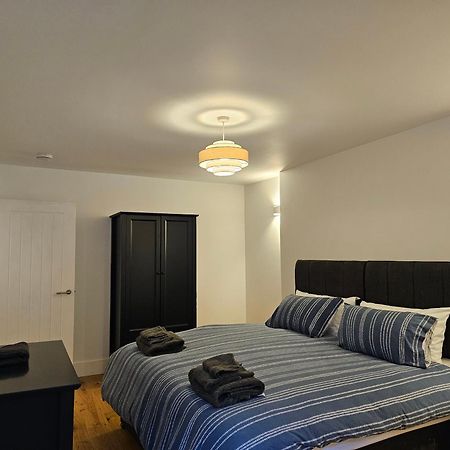 Spacious Modern 2-Bed Parking & Wi-Fi & 65"Oled Μπρίστολ Εξωτερικό φωτογραφία